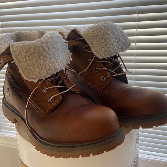 Timberland Women's Warm-Lined Waterproof Roll-Top Boot - Picture 1 of 9